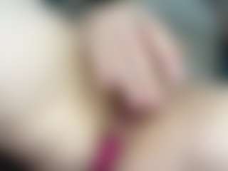 Live cam show with KristiRocca - Sph on xDating