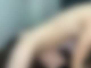 Live cam show with KristiRocca - Moaning on xplaylive.com