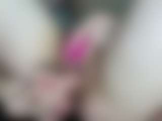 Live cam show with KristiRocca - Teen (18+) on Camming Site