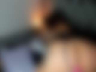 Live cam show with Lorena thompson - Tease MILF on Gym Cam Girls