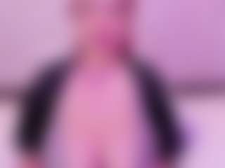 Live cam show with Vivi-Nash - New Shaved Pussy on Milfs Live