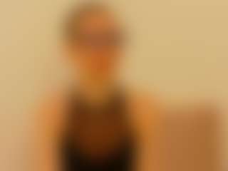 Live cam show with Ammellia - Striptease on Camsoda