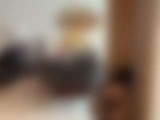 Live cam show with Maria Bustamante - Brown Eyes on StripNow