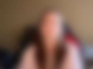 Live cam show with CrystleGaither - Brown Hair on Camsoda