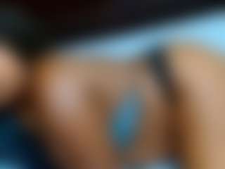 Live-Cam-Show mit CuteEbonyBooty - Upskirt auf Camsoda