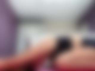 Live cam show with Emiliya - Granny Dildo on Lustler