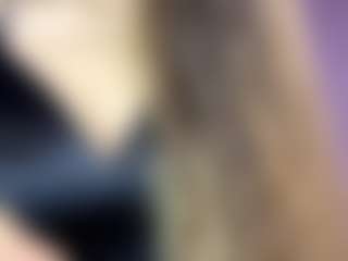 Live cam show with Emiliya - New Teen (18+) on Camsoda