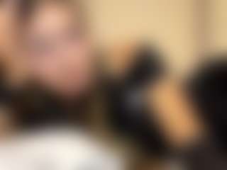 Live cam show with Emiliya - Amateur Brown Hair on Mixed Magazine Live
