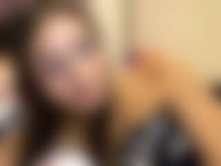 Live cam show with Emiliya - Teen (18+) on Camsoda