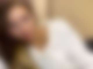 Pokaz na żywo z Emiliya - Shaved Pussy Teen (18+) na Camsoda