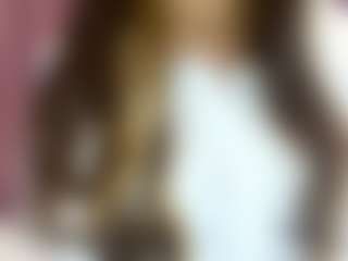Live-camshow met Emiliya - Shaved Pussy Brown Hair op Camsoda