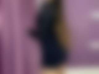 Live cam show with Emiliya - Tease Mature on livesuperchat.net