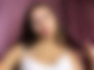 Live cam show with Emiliya - Public Brown Hair on Fling VIP Chat
