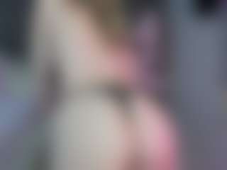 Live cam show with tenderbabyyy - Young Adult on 1on1-livenow