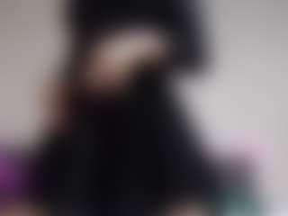 Live cam show with SusannaSavoie - Sucking on AdultVida.com