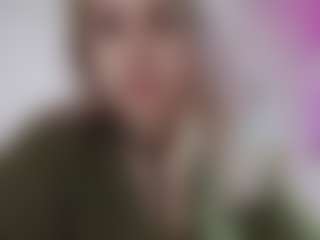Live cam show with SusannaSavoie - Flashing on live18s.com