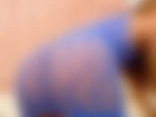 Live cam show with RosalynWilde - Amateur Brown Hair on Hubzter Live