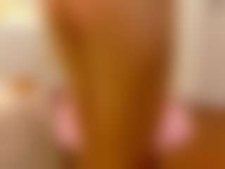 Live cam show with RosalynWilde - Amateur Brown Hair on Camming Site
