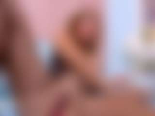 RosalynWilde's Live Sex Cam Show