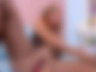 RosalynWilde's Live Sex Cam Show