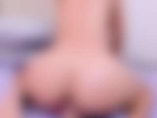 RosalynWilde's Live Sex Cam Show