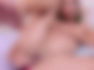 Live cam show with RosalynWilde - Striptease Latina on Fit Hotties