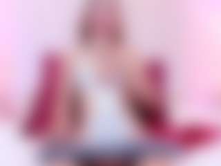 Live cam show with RosalynWilde - Facial on Camsoda