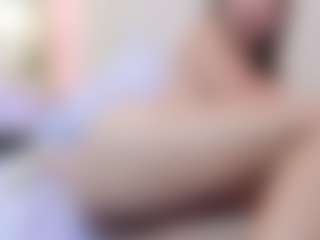 Live cam show with RosalynWilde - Striptease on Free Soda