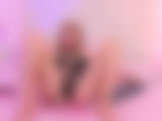 RosalynWilde's Live Sex Cam Show