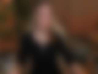 Live cam show with Alisaa-Laurent - Skinny on Milfs Live