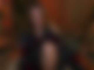 Live cam show with Alisaa-Laurent - Striptease on CamClone