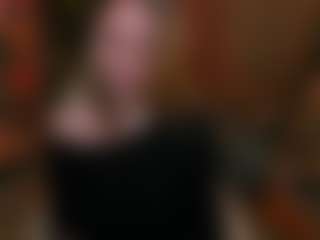 Live cam show with Alisaa-Laurent - Gamer Athletic on CamClone