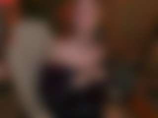 Show de câmera ao vivo com Alisaa-Laurent - Skinny Teen (18+) no Camsoda