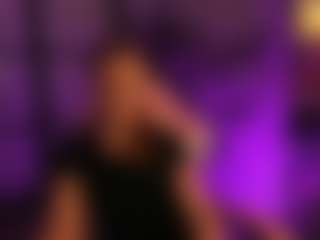 Live cam show with Alisaa-Laurent - Athletic Public on Dolls Live