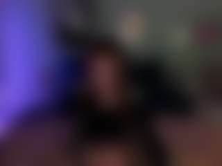 Live cam show with Alisaa-Laurent - Thin on SpankPalCams