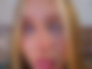 Live cam show with TinaPage - Green Eyes on CamClone