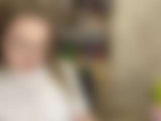 Live cam show with CarlottaAlbus - Average on Camsoda