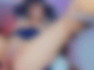 Live cam show with LissaBonneth - New Toys on googirlz