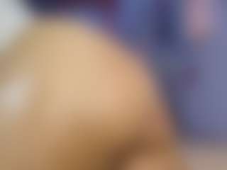 Live cam show with Ashly Rouxx - Butt Plug on Camsoda