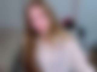 Live cam show with Anny-Fitdern - Blonde Hair Amateur on StripNow