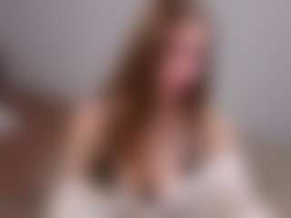 Live cam show with Anny-Fitdern - Blonde Hair Amateur on TeamSkeetLive