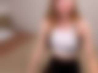 Live cam show with Anny-Fitdern - Twerk on CamwithHer