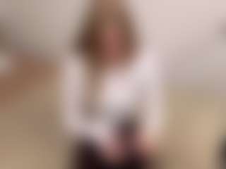 Live cam show with Anny-Fitdern - Striptease on slutload