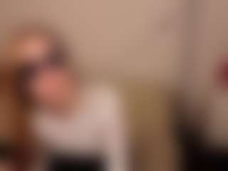 Live cam show with Anny-Fitdern - Lean on Camsoda
