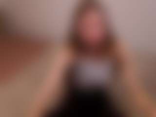 Live cam show with Anny-Fitdern - Show on CamwithHer