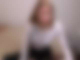 Live cam show with Anny-Fitdern - Lean on Camsoda