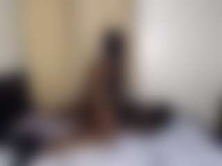 Live cam show with devinehotty - Double Penetration on Livezox