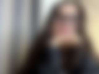 Live-Cam-Show mit Lisa - Bedroom Brown Hair auf Camsoda