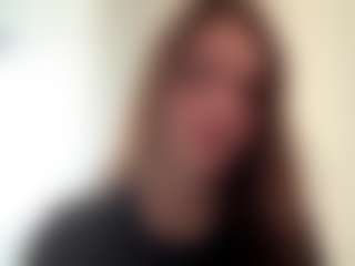 Live cam show with RegenaGustavson - New Petite on Camsoda