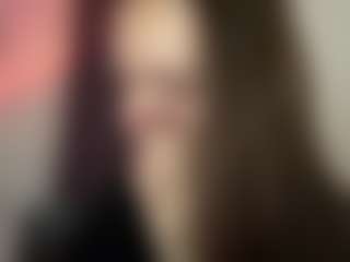 Live cam show with RegenaGustavson - Sucking on Camsoda